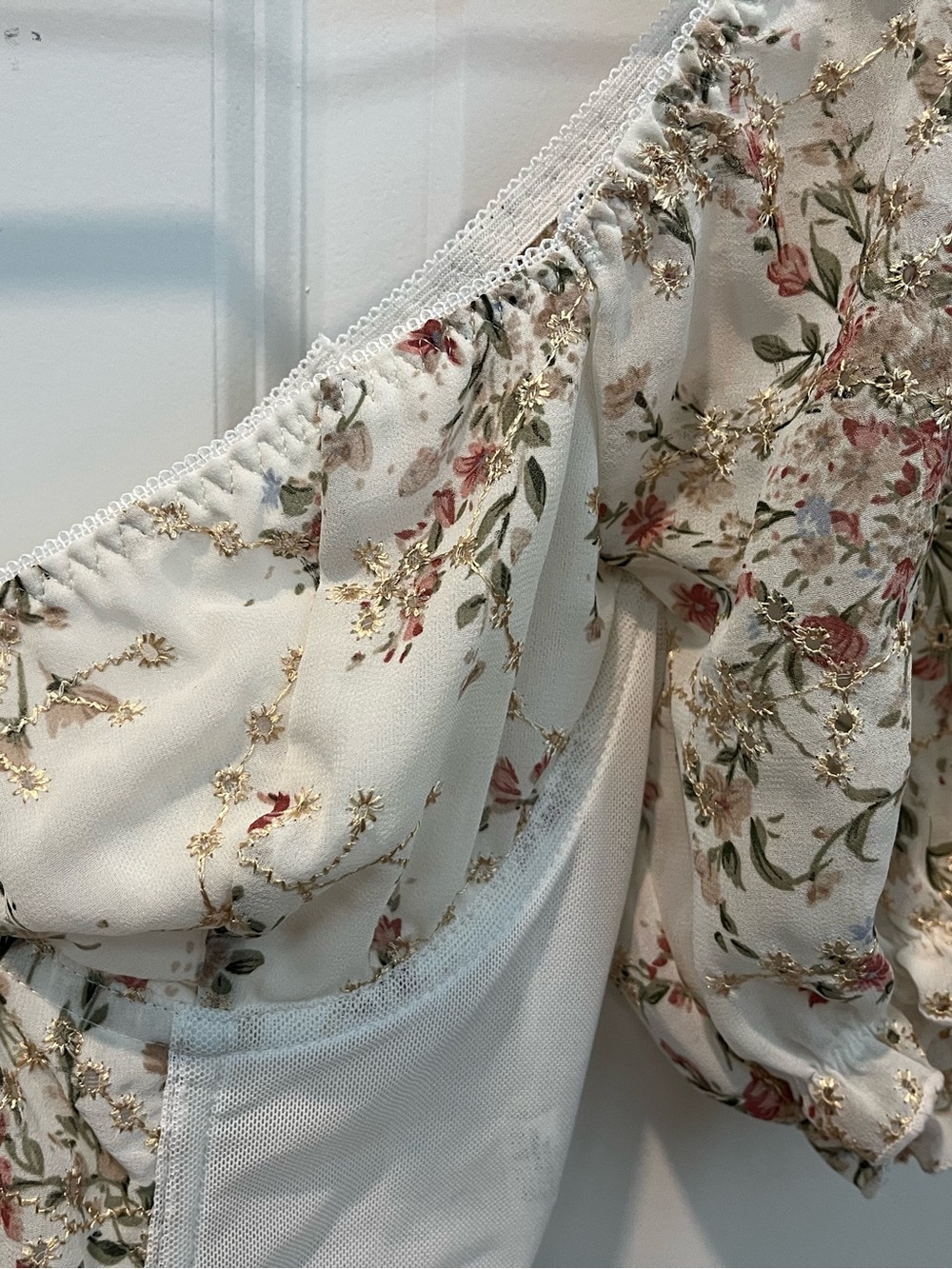 Floral Off-Shoulder Crop Top in Cream and Pink